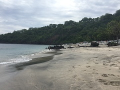 Ah, da waren wir ja noch an einem anderen White Sand Beach, etwas weiter nördlich von Padangbai